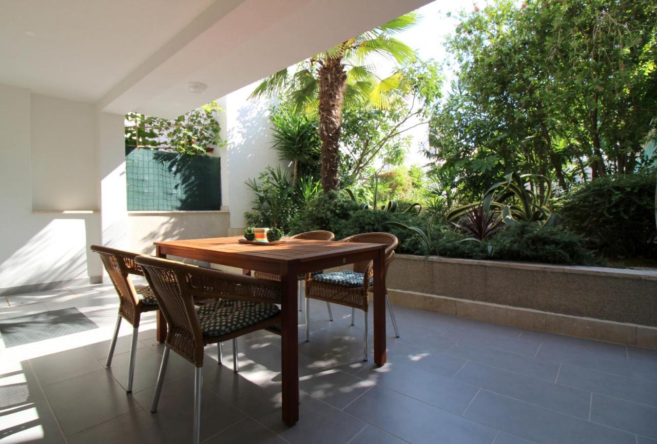 Modern Apartment Zen With Private Garden Пореч Экстерьер фото