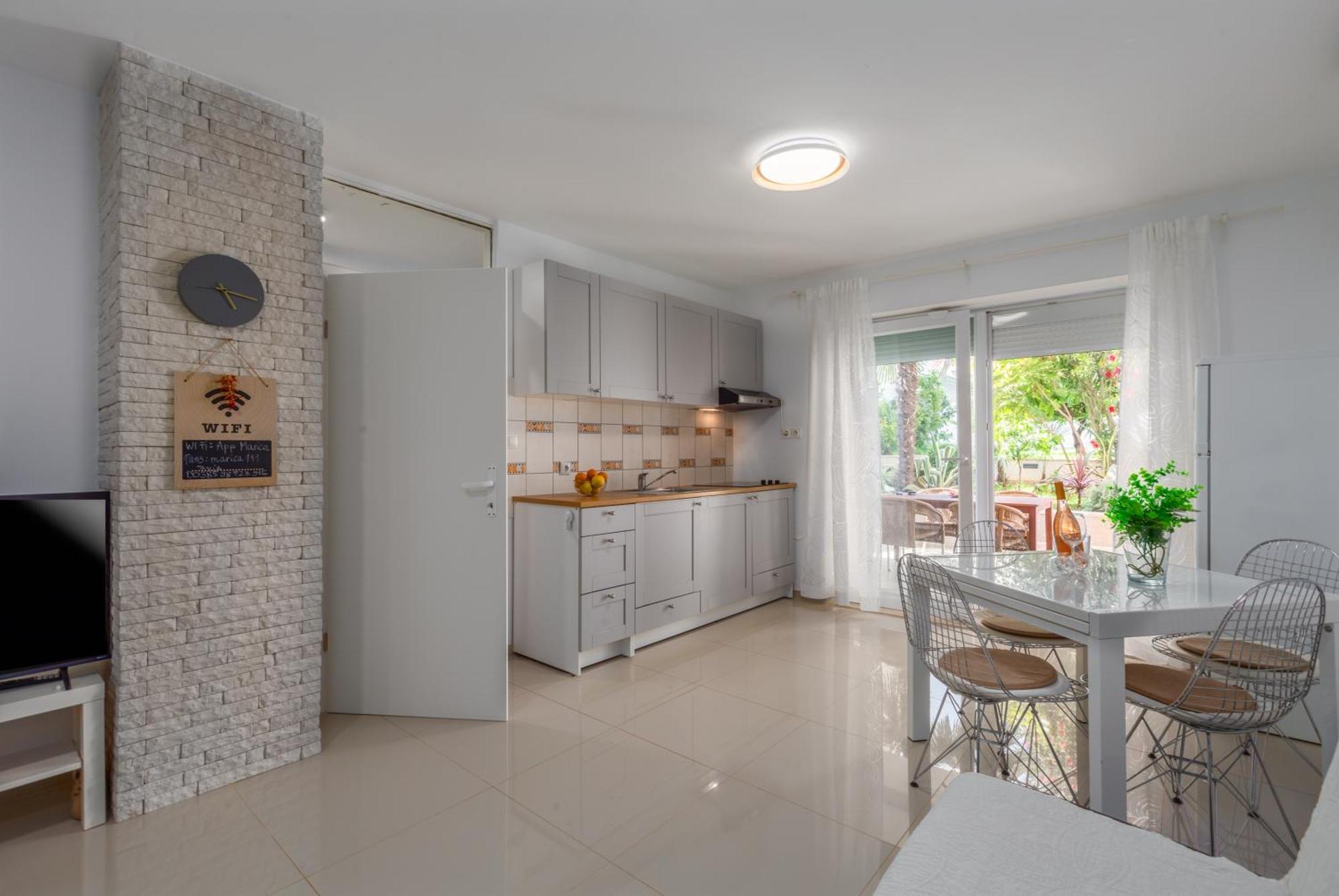 Modern Apartment Zen With Private Garden Пореч Экстерьер фото