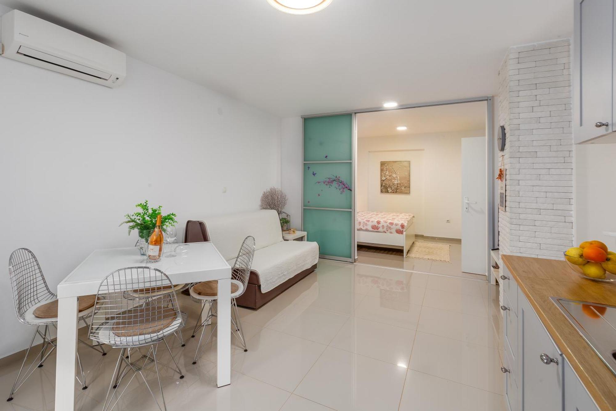 Modern Apartment Zen With Private Garden Пореч Экстерьер фото